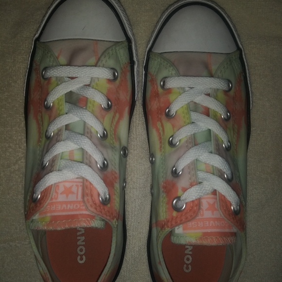 Converse | CTAS Tropical Print Low Top Sneakers - Picture 6 of 8